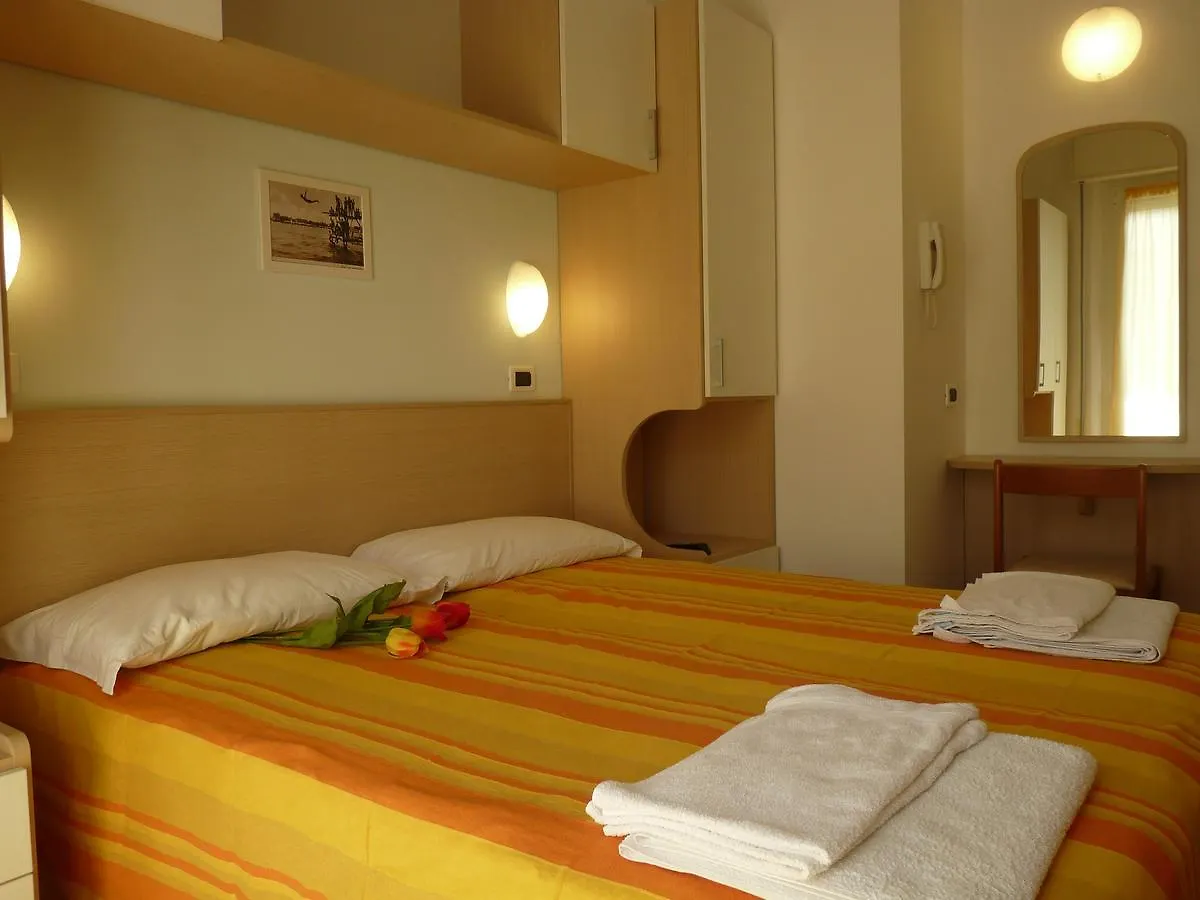 Hotel Haarlem Rimini 2*,  Italië