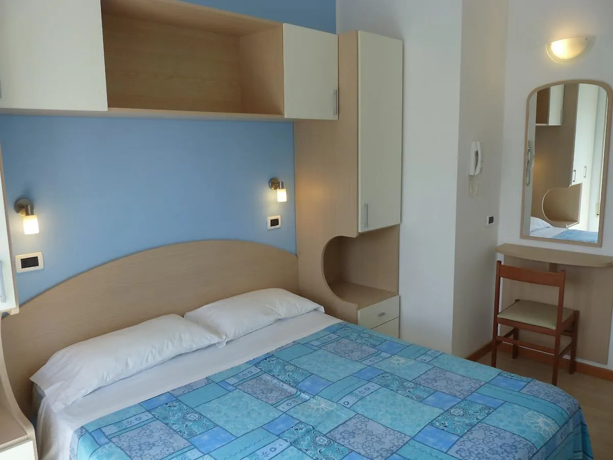 Hotel Haarlem Римини